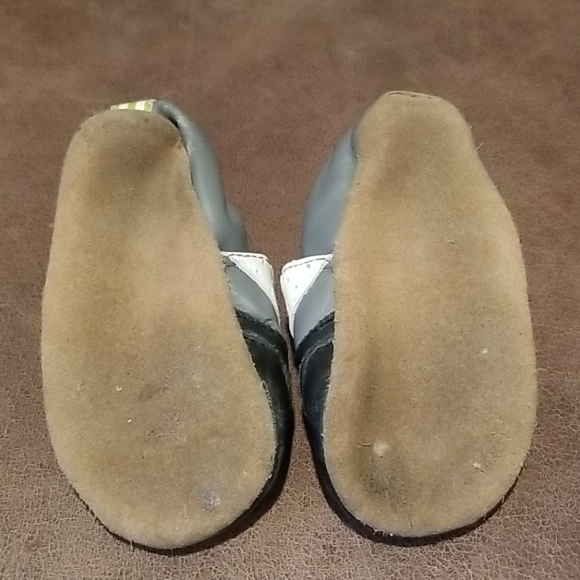 Robeez Leather Slippers 6-12m - Picture 6 of 9